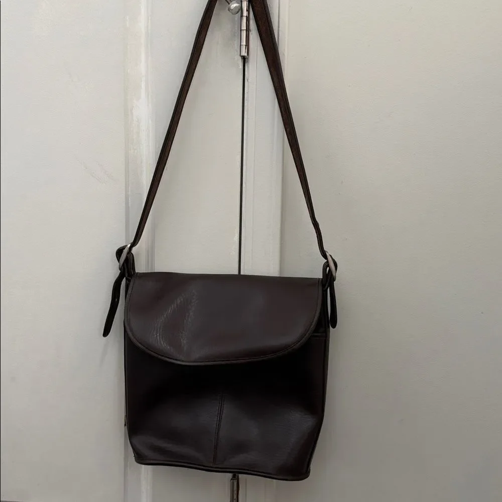 Vintage Coach 90s Whitney Crossbody Bag color brown